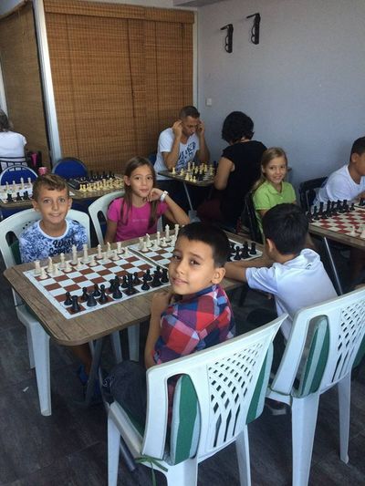 9 Eylül Satranç Kulübü &amp; Efes Art Sanat Merkezi Geleneksel Dostluk Turnuvası Yapıldı - fotoğraf
