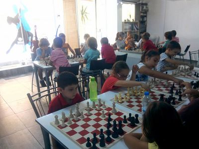9 Eylül Satranç Kulübü &amp; Efes Art Sanat Merkezi Geleneksel Dostluk Turnuvası Yapıldı - fotoğraf