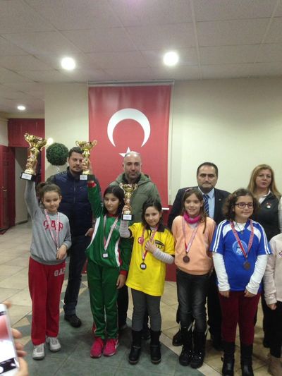 Irmak Özvardar 10 Yaş Kızlarda İzmir Dördüncüsü Oldu