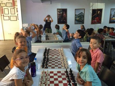9 Eylül Satranç Kulübü &amp; Efes Art Sanat Merkezi Geleneksel Dostluk Turnuvası Yapıldı - fotoğraf