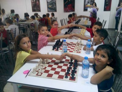 9 Eylül Satranç Kulübü &amp; Efes Art Sanat Merkezi Geleneksel Dostluk Turnuvası Yapıldı - fotoğraf