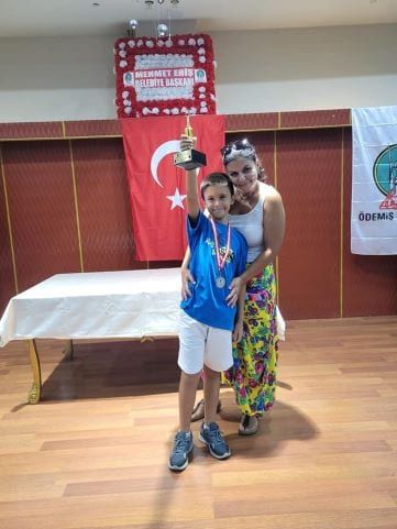 Ödemiş'in 100 Yıl Kurtuluş Turnuvası 10 Yaş İkincilik Kupası Sporcumuz Kaan Acun'un - fotoğraf