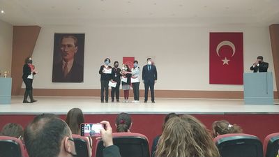 Sporcumuz Zeynep Uzun Takımında Okuluna 3.lük Kupası Kazandırdı - fotoğraf