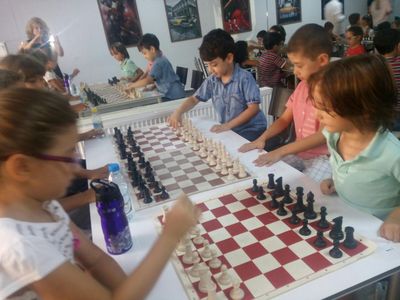 9 Eylül Satranç Kulübü &amp; Efes Art Sanat Merkezi Geleneksel Dostluk Turnuvası Yapıldı - fotoğraf